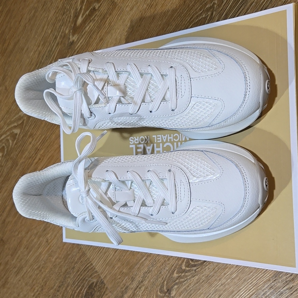Michael Kors Ari Trainer - Picture 2 of 5